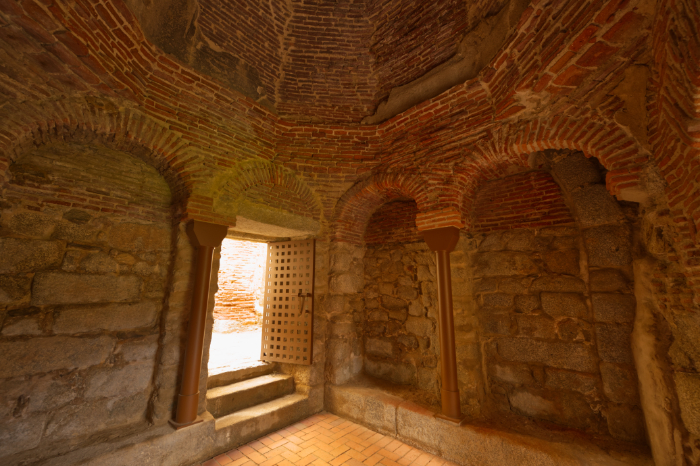 Capilla mozárabe desde muro sur del monasterio de Valdeiglesias